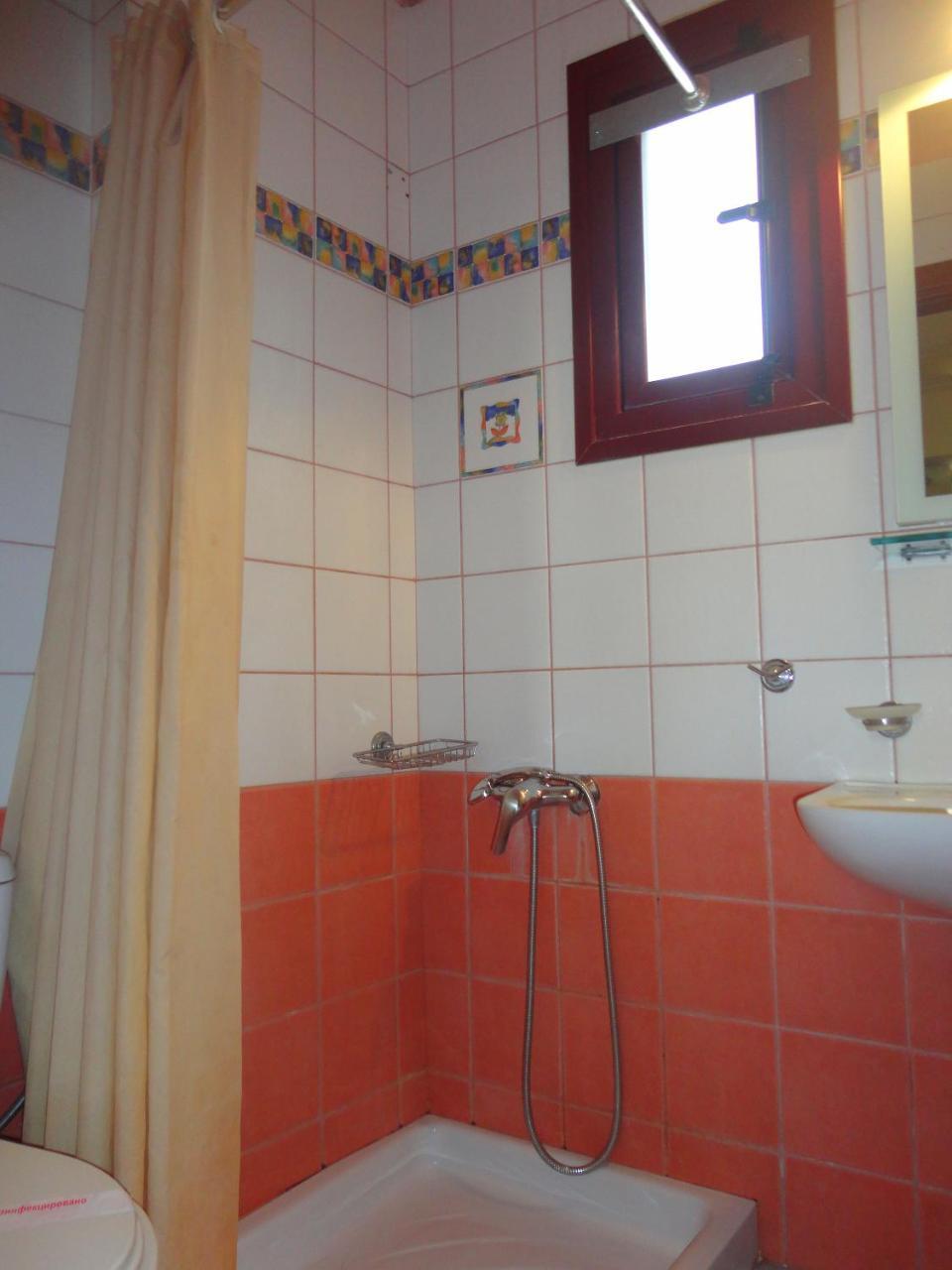 Lirio Guest House Makrakomi Ngoại thất bức ảnh