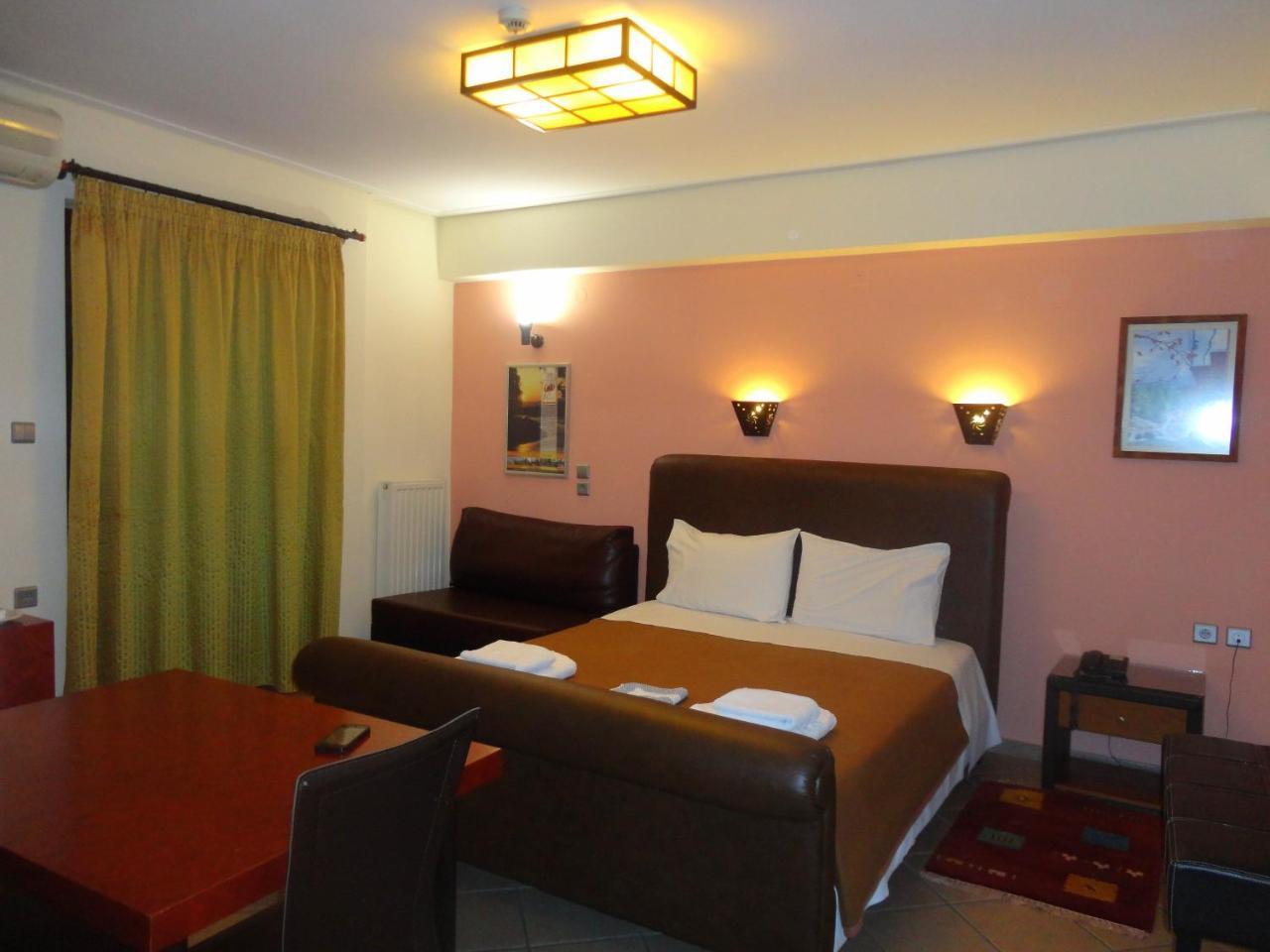 Lirio Guest House Makrakomi Ngoại thất bức ảnh