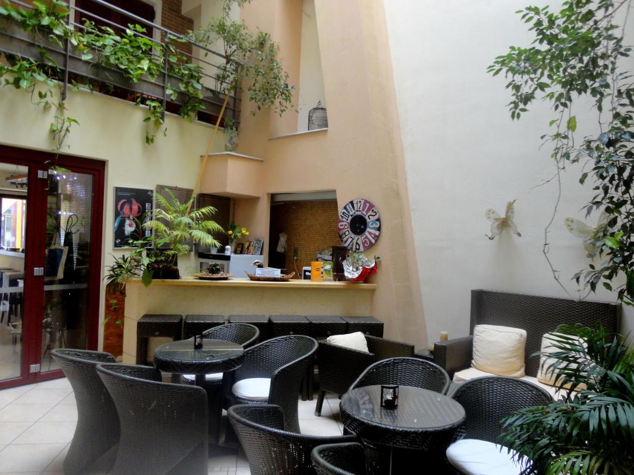 Lirio Guest House Makrakomi Ngoại thất bức ảnh