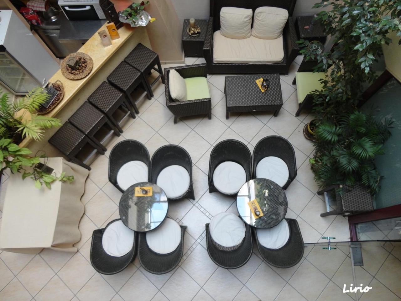 Lirio Guest House Makrakomi Ngoại thất bức ảnh